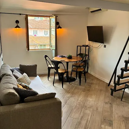 Magnifique 2p Vieux Ac-wifi 아파트